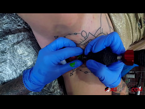 ❤️ Sully Savage, moi tatuada, tatuouse no clítoris ️ Vídeo porno a nós gl.pornhdvideos.ru