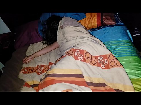 ❤️ Fillastro reprendendo á súa nova madrasta mentres ela dorme. ️ Vídeo porno a nós gl.pornhdvideos.ru